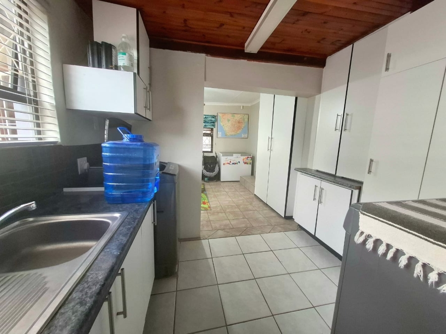 4 Bedroom Property for Sale in Dorchester Heights Eastern Cape